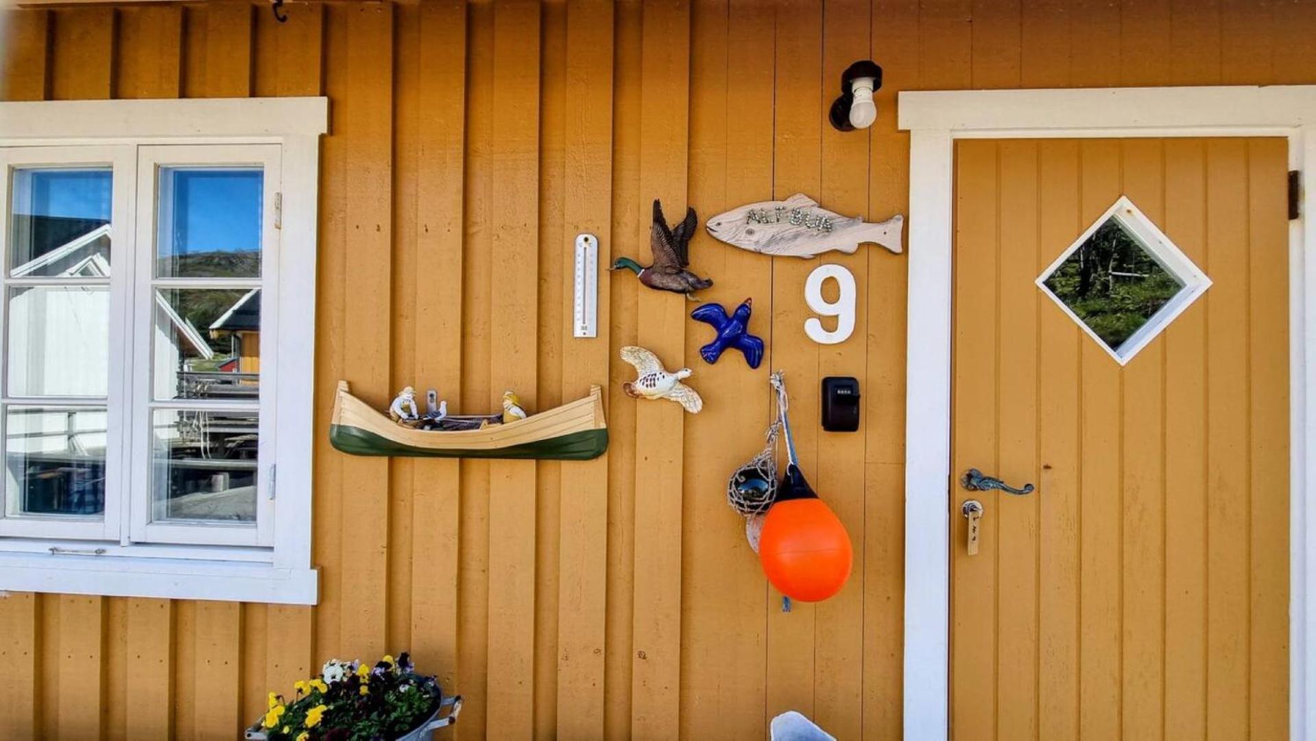 Villa Koselig Rorbu Pa Tind Sørvågen Exterior foto